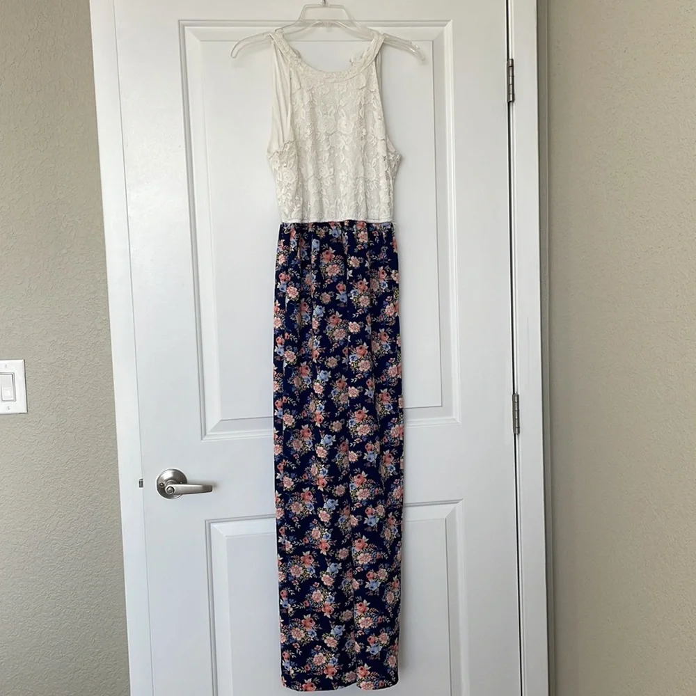 Francesca’s Emrey Floral Lace Boho Jumpsuit - Picture 5 of 11